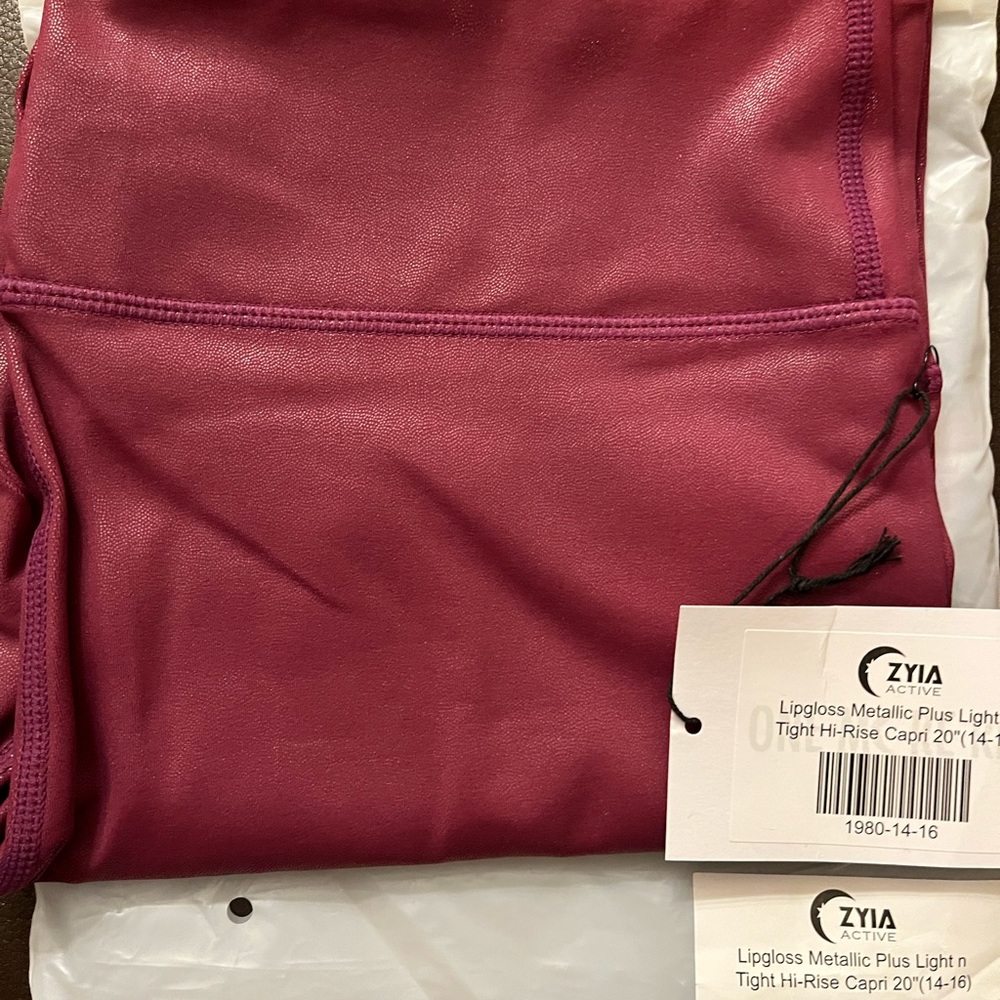 Zyia Lipgloss metallic plus LnT capri